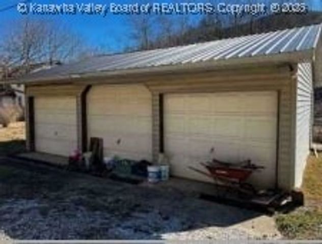 4734 Frame Road, Elkview, WV 25071