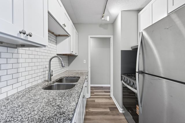 2500 Blaisdell Avenue 206, Minneapolis, MN 55404