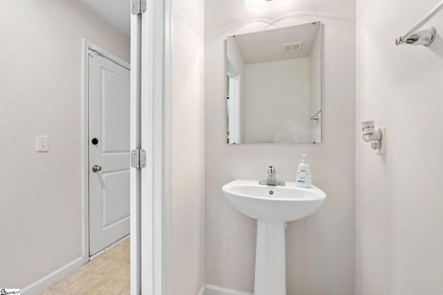 6 Tattershall Road, Greenville, SC 29605