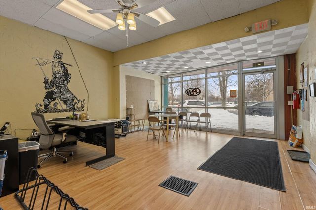 1518 Mishawaka Avenue, South Bend, IN 46615
