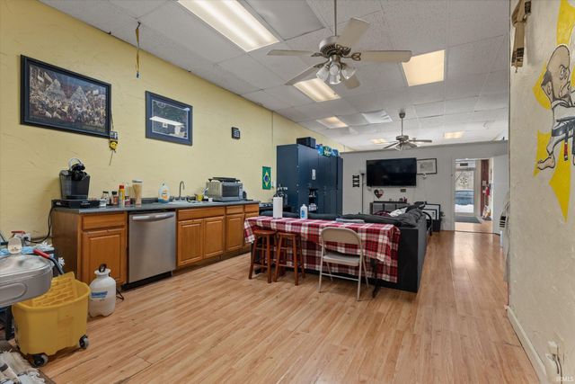 1518 Mishawaka Avenue, South Bend, IN 46615