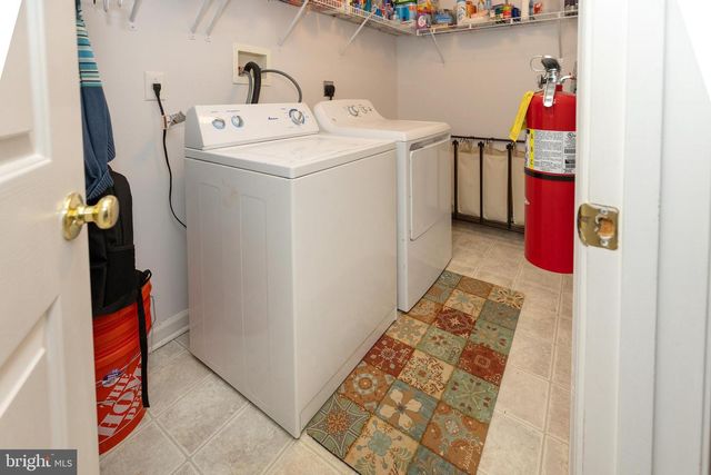 2049 BROADACRES DR, Clementon, NJ 08021