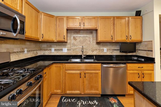 2049 BROADACRES DR, Clementon, NJ 08021