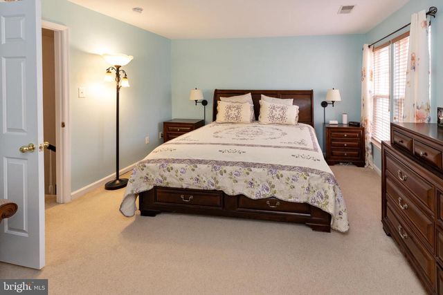 2049 BROADACRES DR, Clementon, NJ 08021