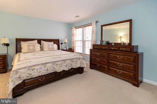 2049 BROADACRES DR, Clementon, NJ 08021