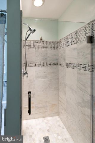 2049 BROADACRES DR, Clementon, NJ 08021