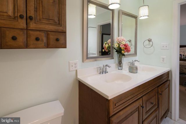 2049 BROADACRES DR, Clementon, NJ 08021