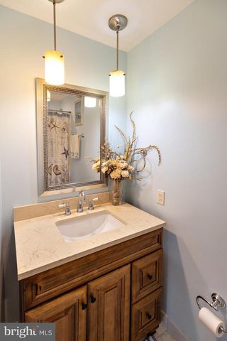 2049 BROADACRES DR, Clementon, NJ 08021