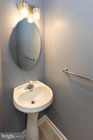 2049 BROADACRES DR, Clementon, NJ 08021