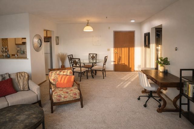 400 1st Street SE 204, Cedar Rapids, IA 52401