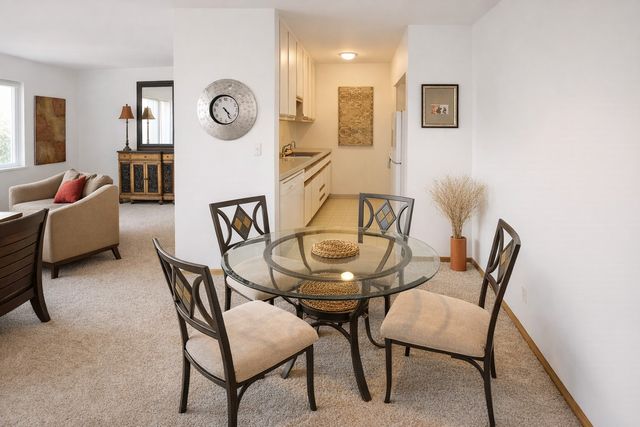 400 1st Street SE 204, Cedar Rapids, IA 52401