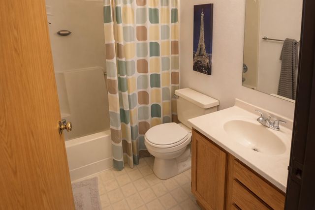 400 1st Street SE 204, Cedar Rapids, IA 52401