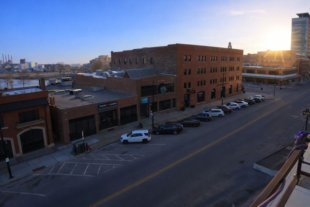 400 1st Street SE 204, Cedar Rapids, IA 52401