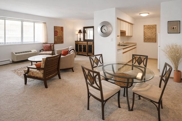 400 1st Street SE 204, Cedar Rapids, IA 52401