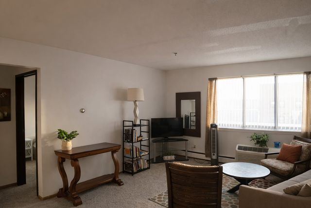 400 1st Street SE 204, Cedar Rapids, IA 52401