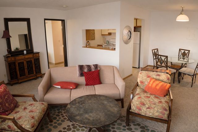 400 1st Street SE 204, Cedar Rapids, IA 52401