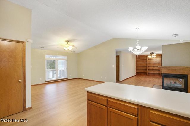 147 E Ivybridge Drive, Hubert, NC 28539