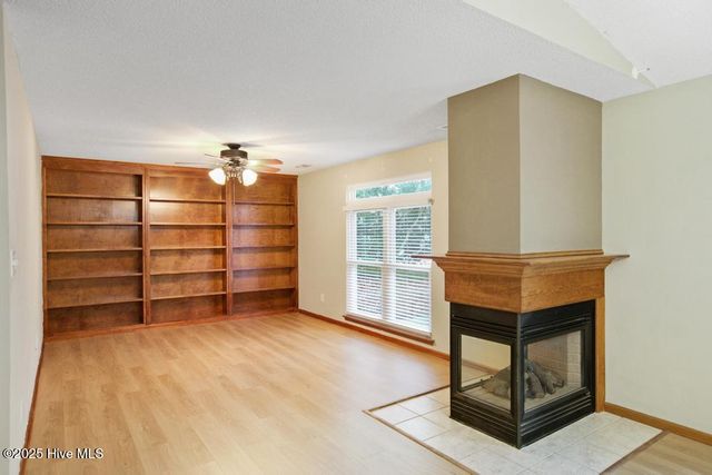 147 E Ivybridge Drive, Hubert, NC 28539