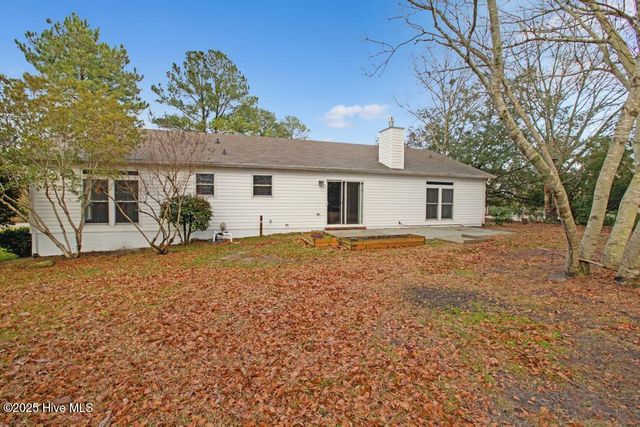 147 E Ivybridge Drive, Hubert, NC 28539