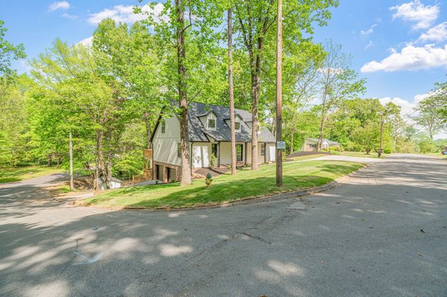 1512 Brentwood Drive, Athens, TN 37303