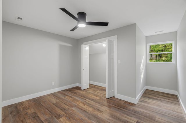 1512 Brentwood Drive, Athens, TN 37303