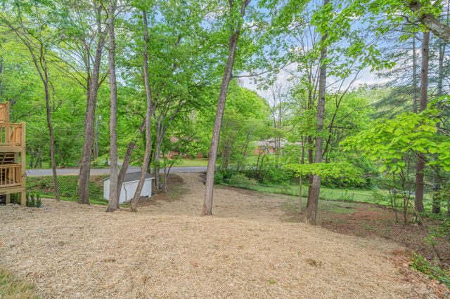 1512 Brentwood Drive, Athens, TN 37303