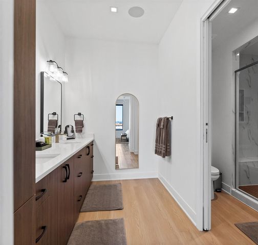 159 S River Avenue 303, Holland, MI 49423