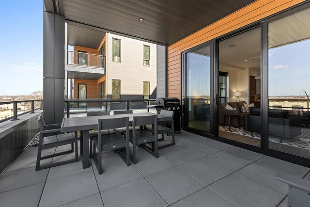 159 S River Avenue 303, Holland, MI 49423