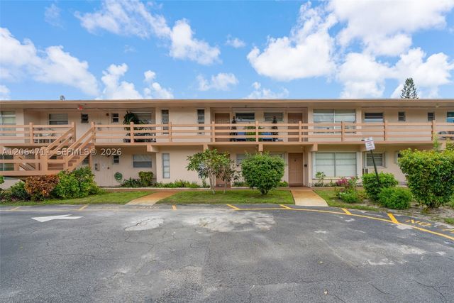 3000 NW 43rd Ter 106, Lauderdale Lakes, FL 33313