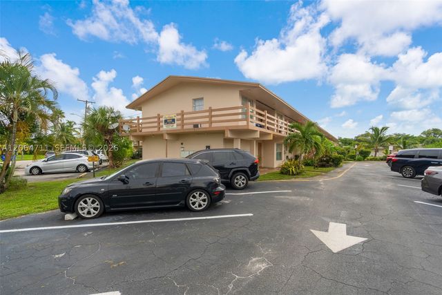 3000 NW 43rd Ter 106, Lauderdale Lakes, FL 33313