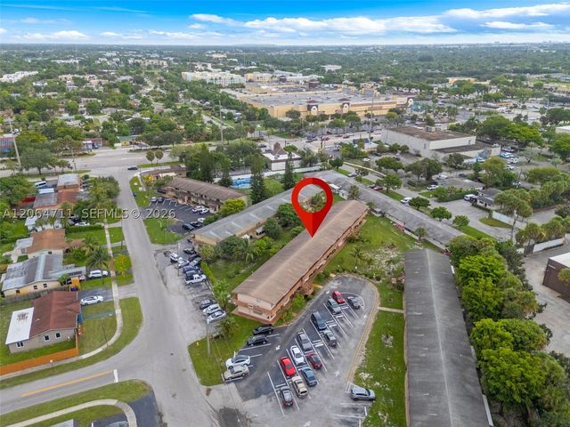 3000 NW 43rd Ter 106, Lauderdale Lakes, FL 33313
