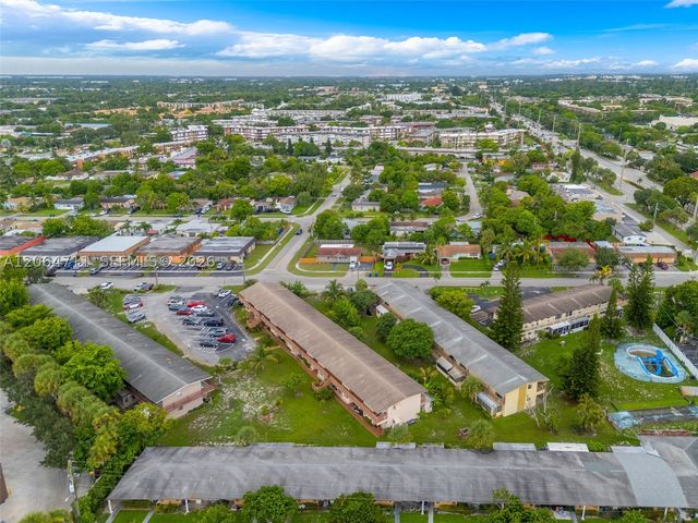 3000 NW 43rd Ter 106, Lauderdale Lakes, FL 33313