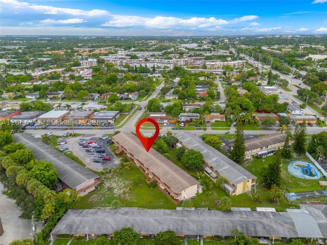 3000 NW 43rd Ter 106, Lauderdale Lakes, FL 33313