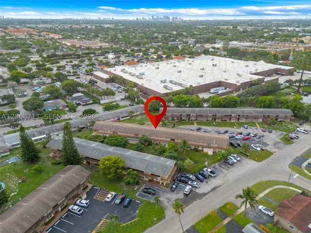 3000 NW 43rd Ter 106, Lauderdale Lakes, FL 33313