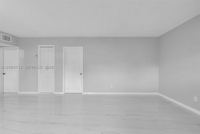 3000 NW 43rd Ter 106, Lauderdale Lakes, FL 33313