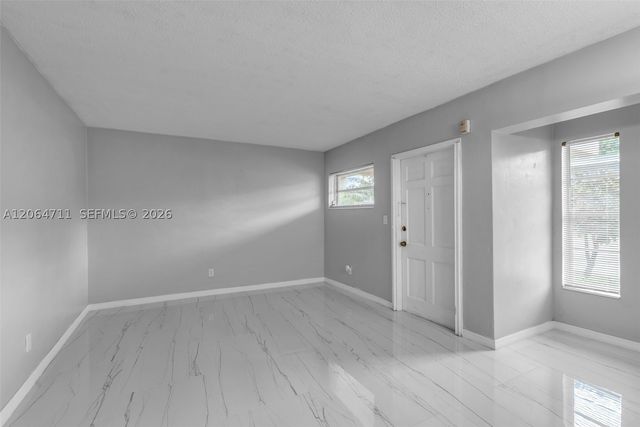 3000 NW 43rd Ter 106, Lauderdale Lakes, FL 33313