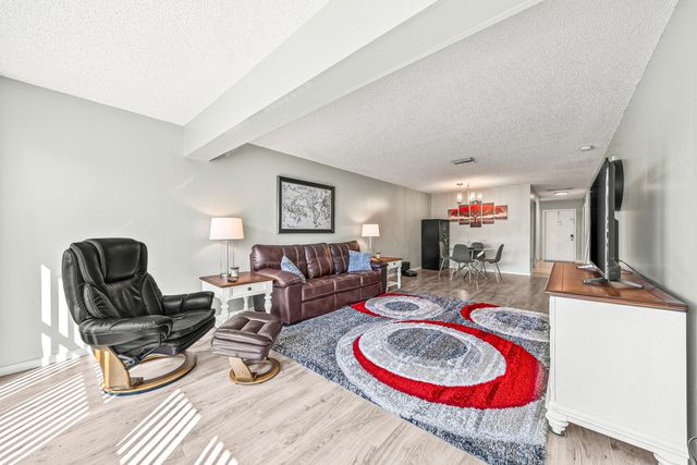 1640 NW 19th Terrace 203, Delray Beach, FL 33445