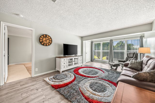 1640 NW 19th Terrace 203, Delray Beach, FL 33445