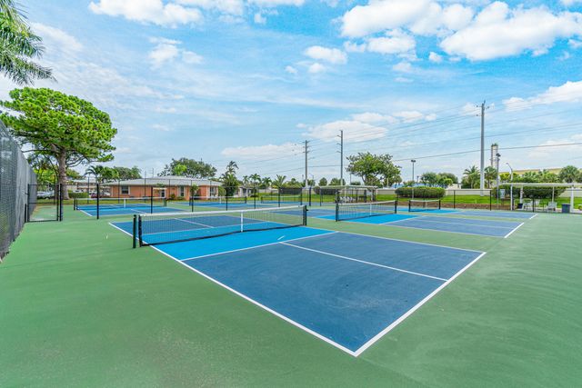 1640 NW 19th Terrace 203, Delray Beach, FL 33445