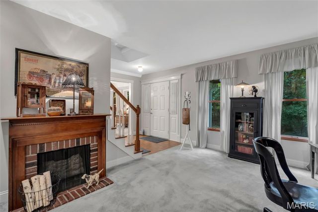 9 Wilderness Lane, Defiance, MO 63341