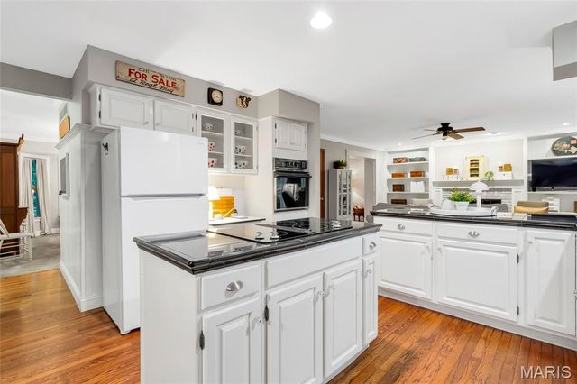 9 Wilderness Lane, Defiance, MO 63341