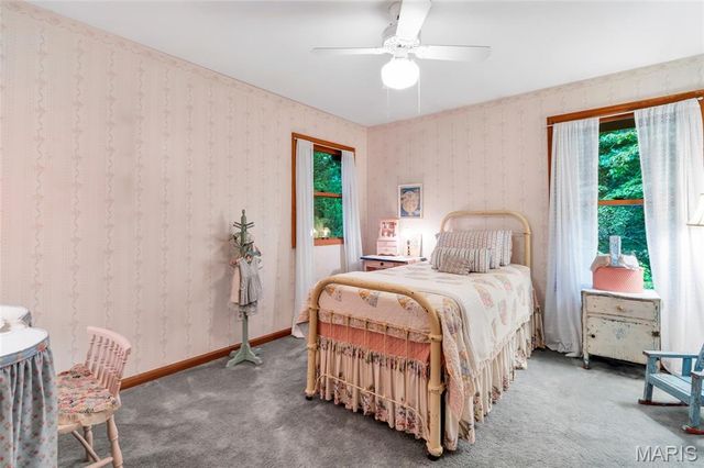 9 Wilderness Lane, Defiance, MO 63341