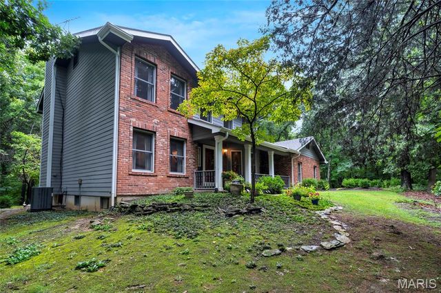 9 Wilderness Lane, Defiance, MO 63341