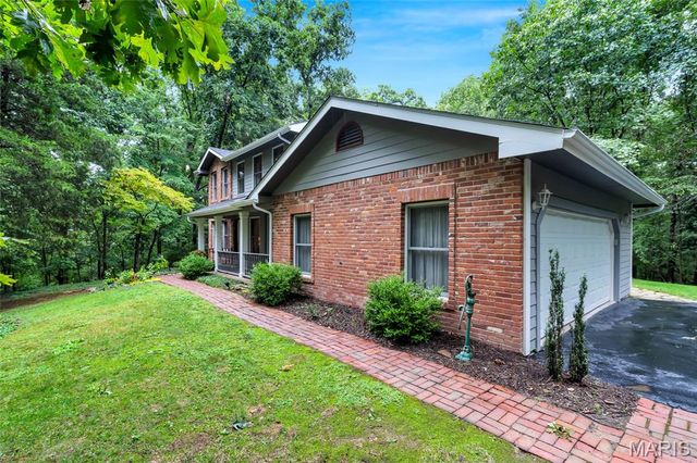 9 Wilderness Lane, Defiance, MO 63341