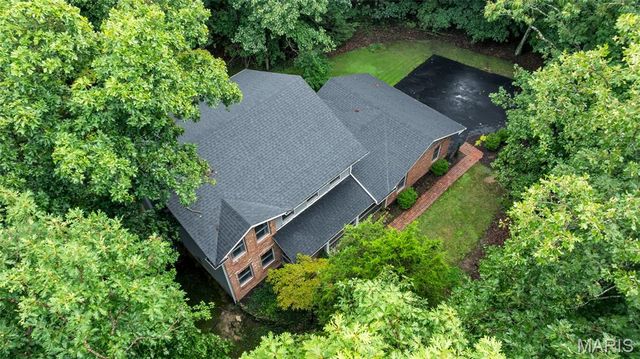 9 Wilderness Lane, Defiance, MO 63341