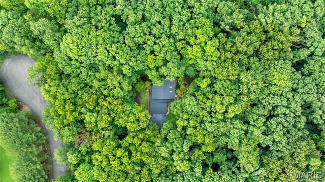 9 Wilderness Lane, Defiance, MO 63341