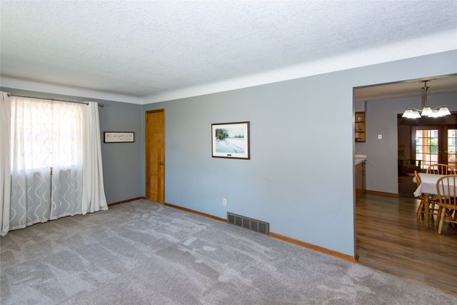 321 SE 9th Street, Ankeny, IA 50021
