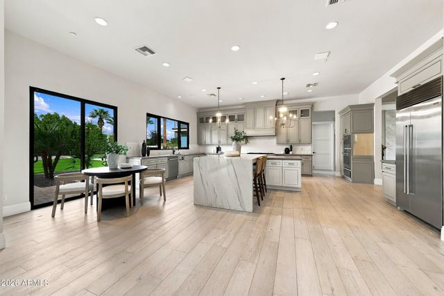 6246 E HILLCREST Boulevard, Scottsdale, AZ 85251