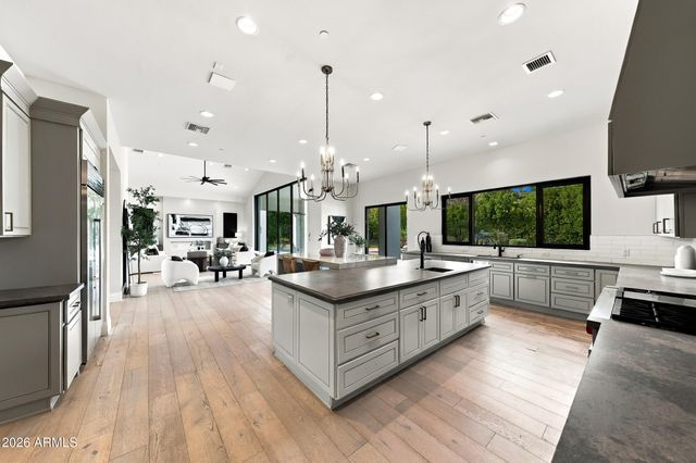 6246 E HILLCREST Boulevard, Scottsdale, AZ 85251