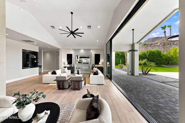 6246 E HILLCREST Boulevard, Scottsdale, AZ 85251